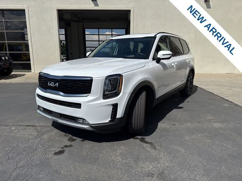 Used 2022 Kia Telluride SX w/ SX Prestige Package AWD/4WD image 3