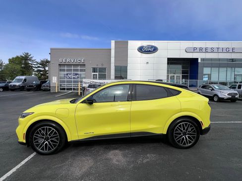 Certified 2025 Ford Mustang Mach-E Premium AWD/4WD image 8