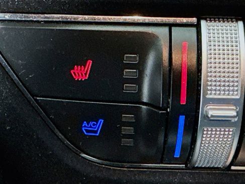 Used 2015 Ford Mustang Premium image 26