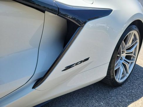 Used 2025 Chevrolet Corvette Z06 RWD image 12
