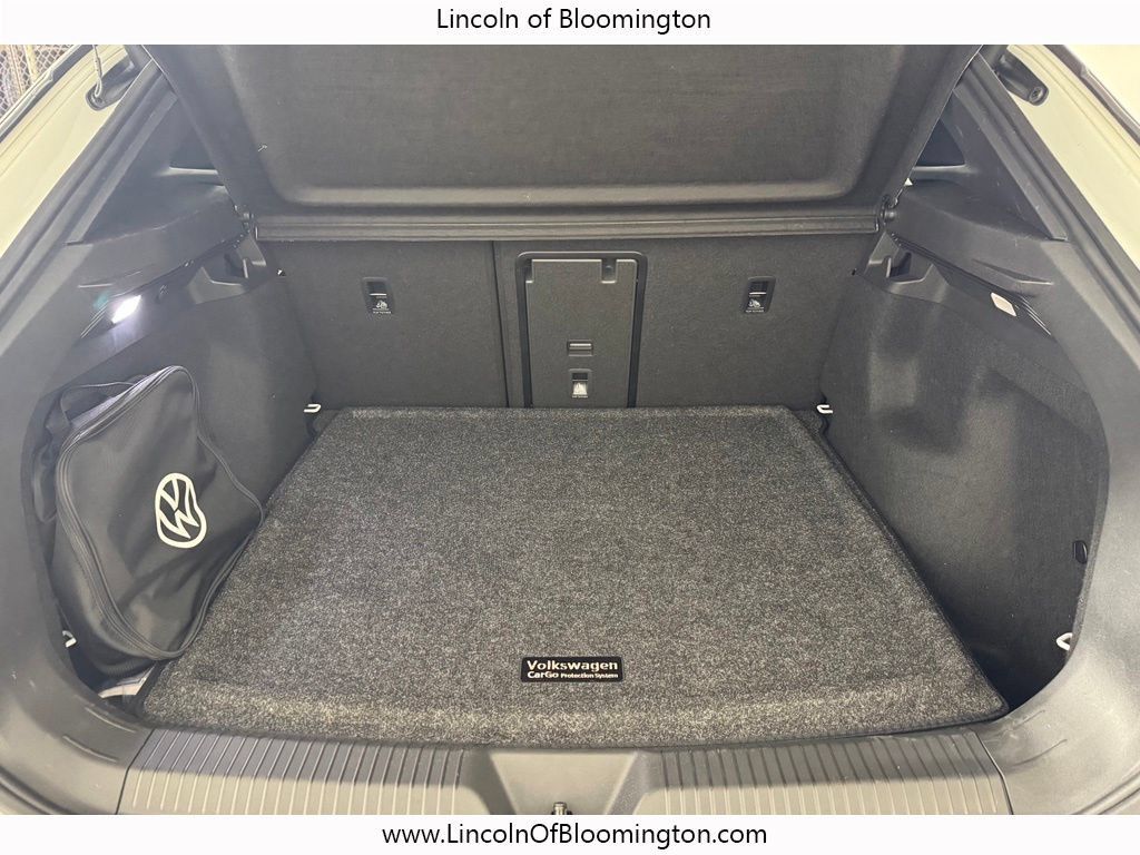 Used 2025 Volkswagen ID.4 Pro S Plus AWD/4WD image 13