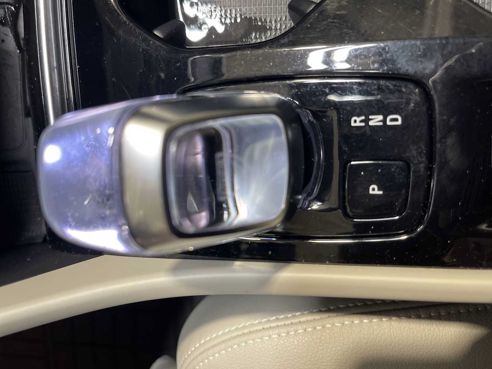 Used 2024 Volvo XC40 B5 Plus w/ Climate Package AWD/4WD image 17