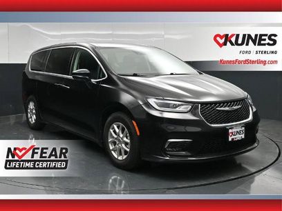 Used 2024 Chrysler Pacifica Touring-L