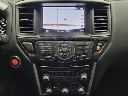 Used 2020 Nissan Pathfinder SL FWD image 25