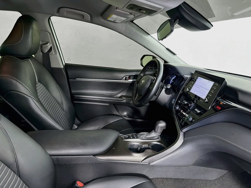 Used 2021 Toyota Camry SE FWD image 32
