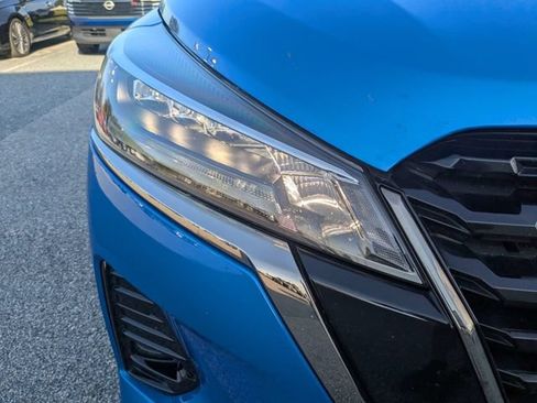Used 2023 Nissan Kicks SR w/ SR Premium Package FWD image 9