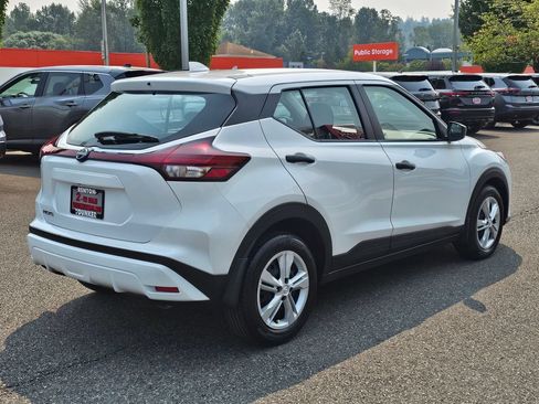 Used 2024 Nissan Kicks S FWD image 5