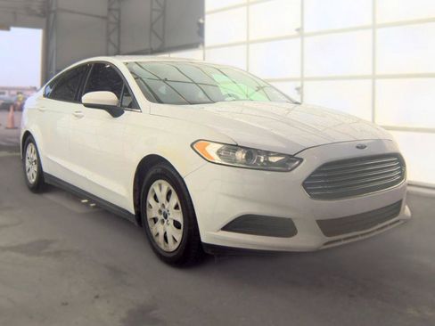 Used 2014 Ford Fusion S FWD image 3