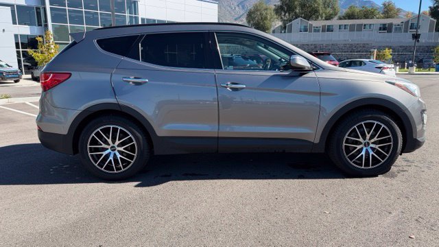 Used 2014 Hyundai Santa Fe Sport 2.0T w/ Technology Package 05 FWD image 2