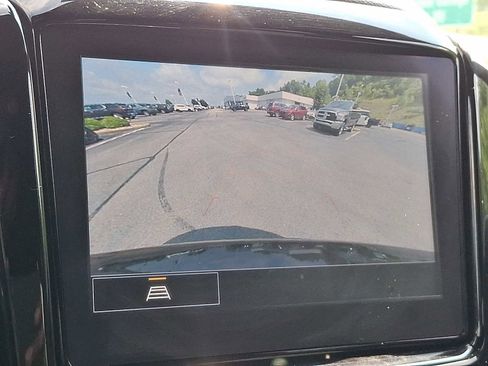 Used 2023 Chevrolet Traverse LT image 19