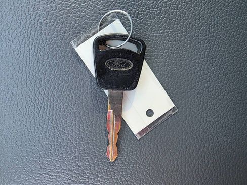 Used 2016 Ford F550 2WD Regular Cab Super Duty image 19