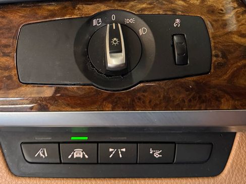 Used 2015 BMW 740Li image 16