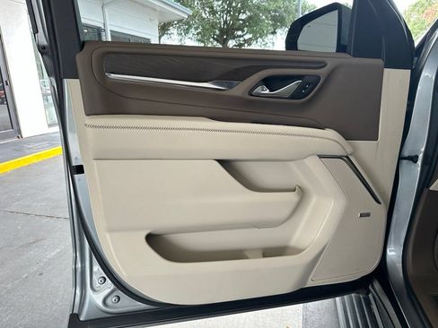 Used 2023 GMC Yukon Denali w/ Denali Reserve Package RWD image 11