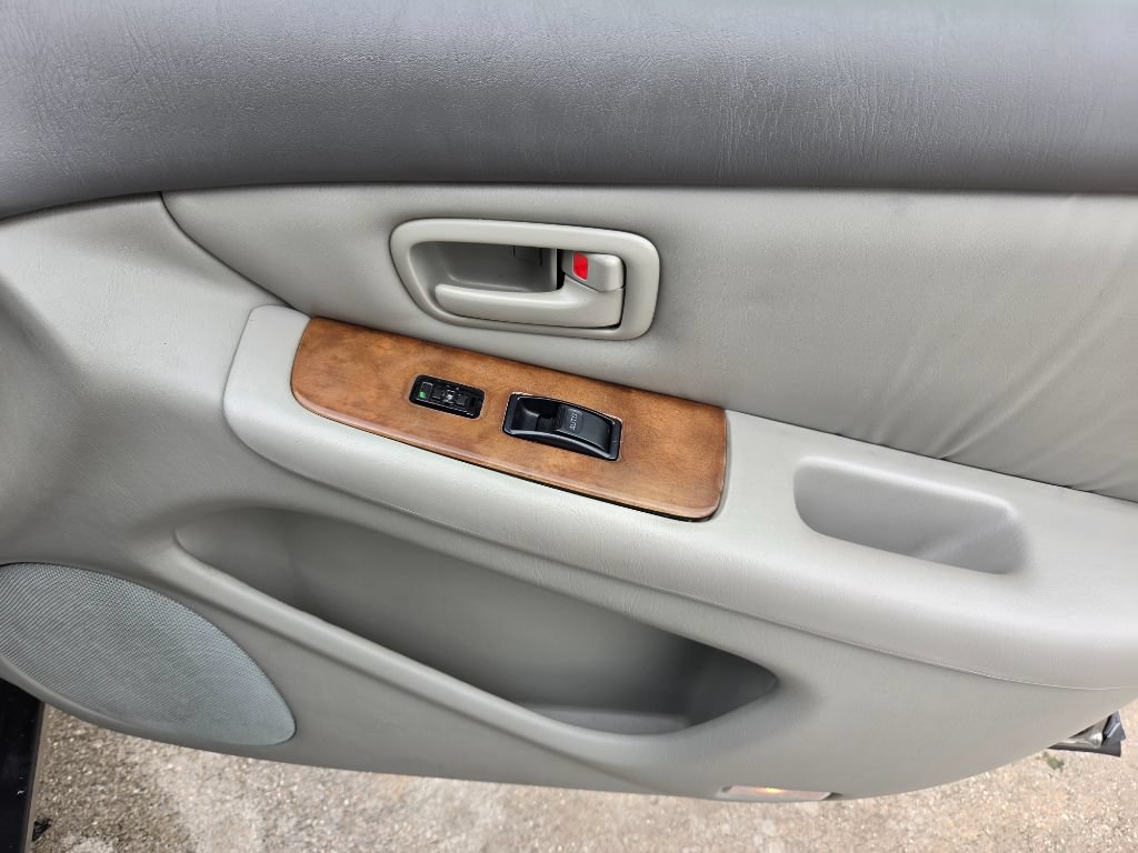 Used 2000 Lexus ES 330 w/ Lexus Value Pkg FWD image 33