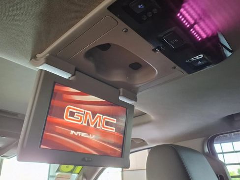 Used 2016 GMC Yukon SLT w/ Open Road Package AWD/4WD image 17
