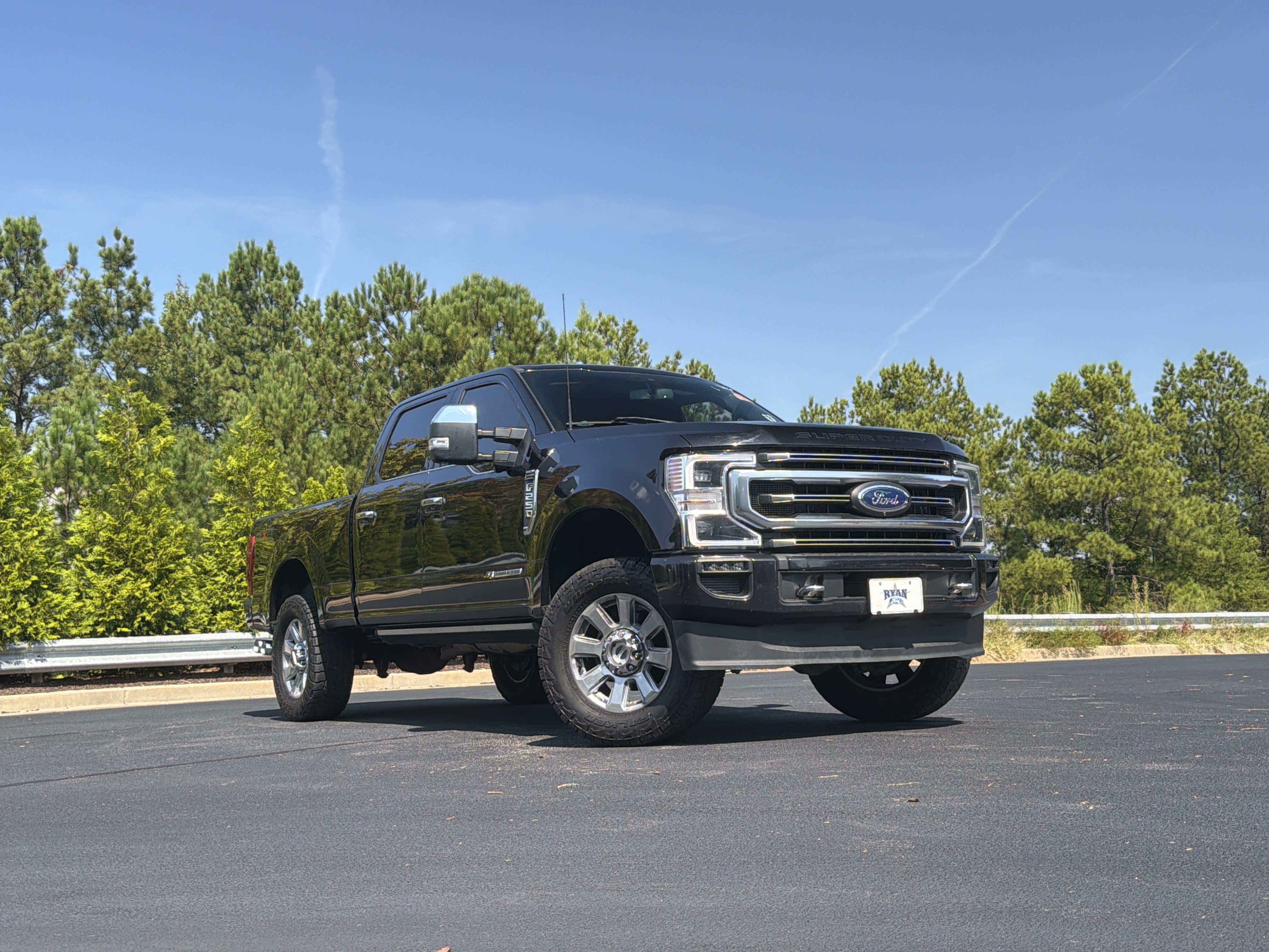 Used 2022 Ford F250 Platinum AWD/4WD image 3