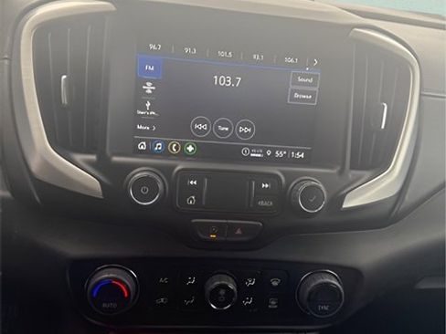 Used 2024 GMC Terrain SLT image 16