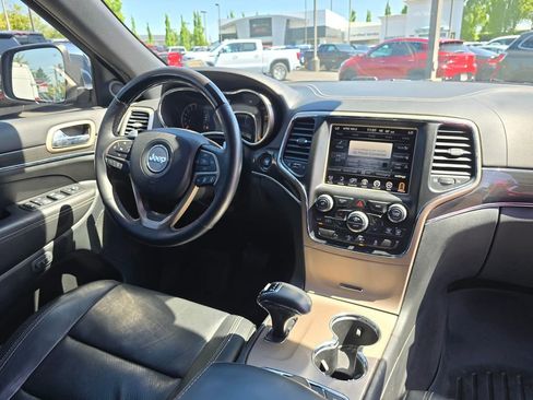 Used 2014 Jeep Grand Cherokee Overland w/ Advanced Technology Group AWD/4WD image 12