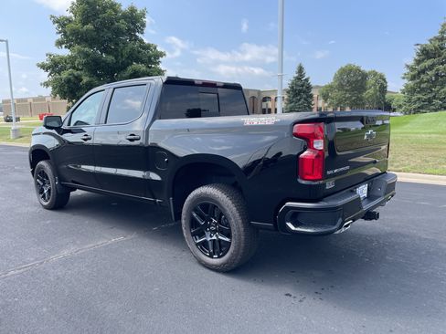 Used 2026 Chevrolet Silverado 1500 LT Trail Boss w/ LT Trail Boss Premium Package AWD/4WD image 3