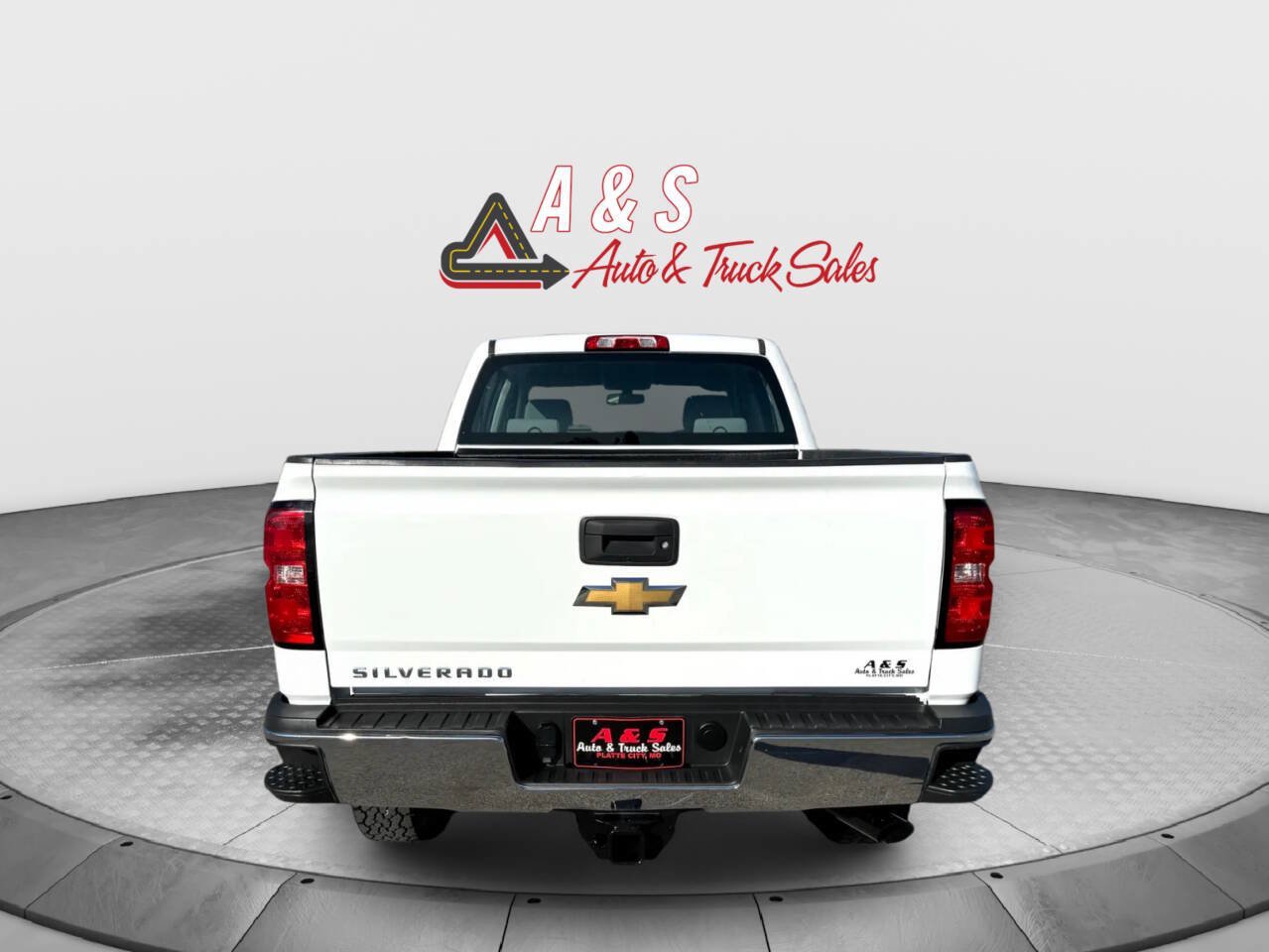 Used 2018 Chevrolet Silverado 2500 W/T AWD/4WD image 4