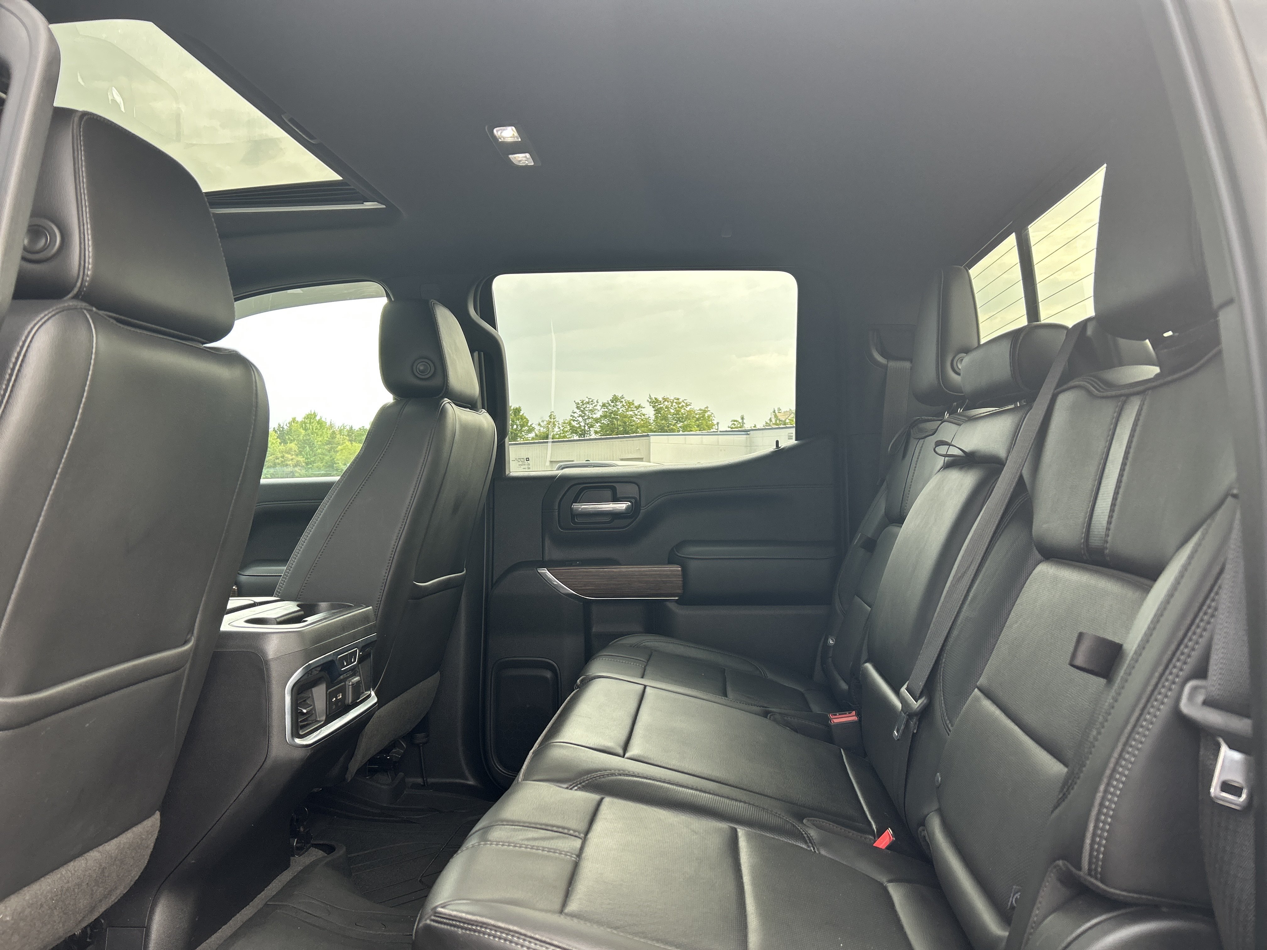 Used 2020 Chevrolet Silverado 1500 High Country w/ Technology Package AWD/4WD image 21