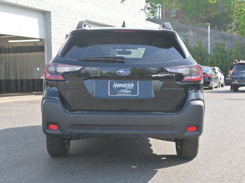 Certified 2025 Subaru Outback Onyx Edition AWD/4WD image 8