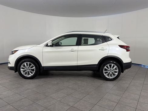 Used 2021 Nissan Rogue Sport SV w/ Technology Package FWD image 2