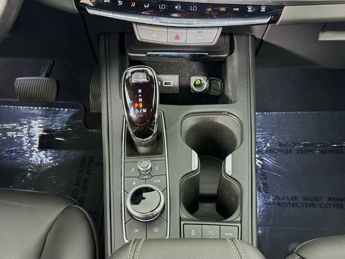 Used 2025 Cadillac XT4 Premium Luxury image 35