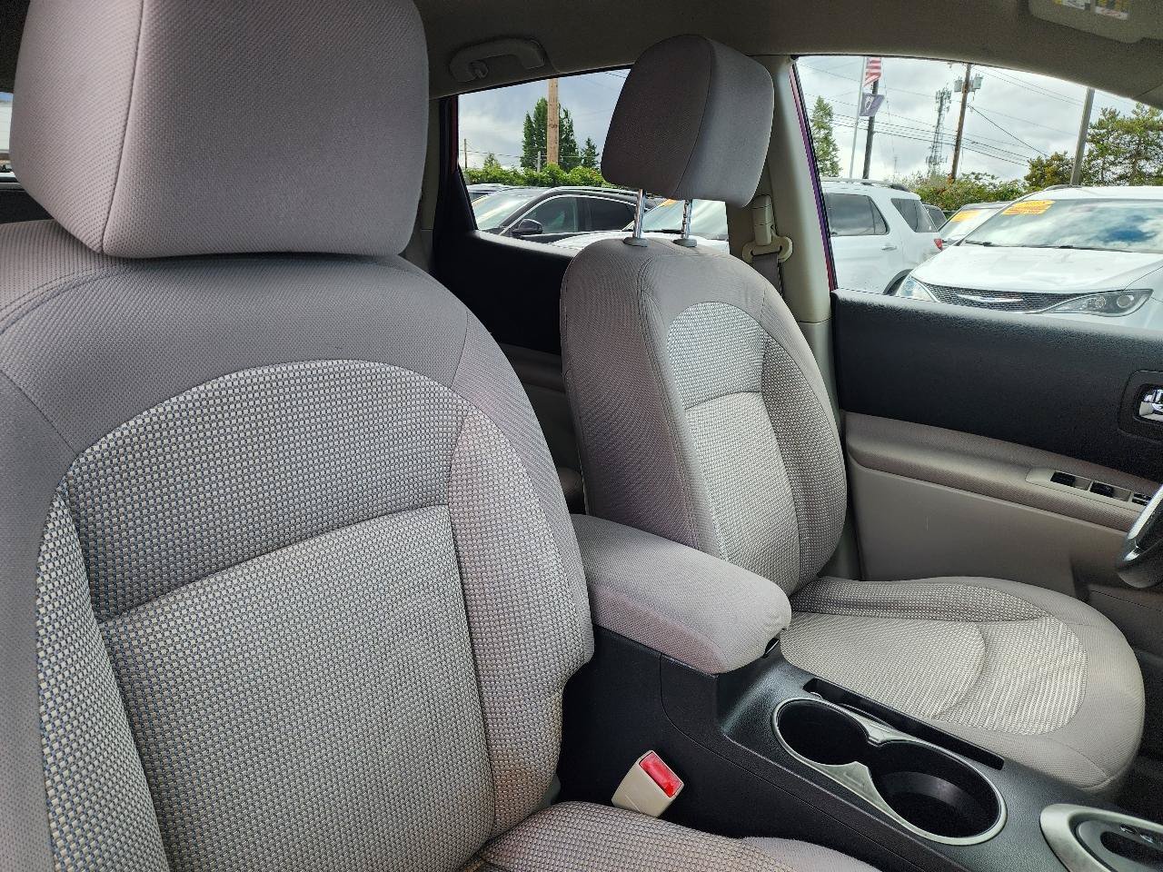 Used 2011 Nissan Rogue SV AWD/4WD image 27