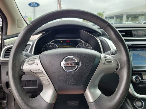 Used 2017 Nissan Murano SV w/ Premium Plus Package image 11