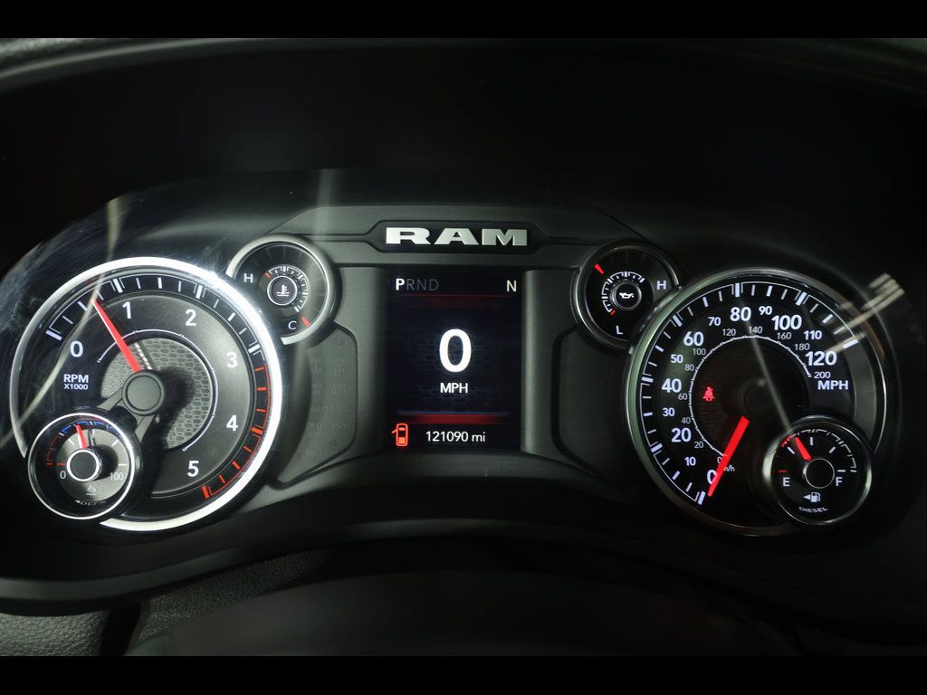 Used 2021 RAM 2500 Tradesman w/ Chrome Appearance Group AWD/4WD image 19