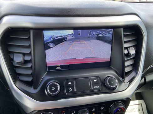 Used 2023 GMC Acadia SLT image 19