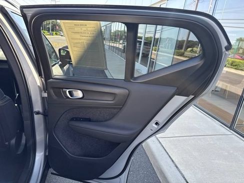 Certified 2025 Volvo XC40 B5 Plus AWD/4WD image 12