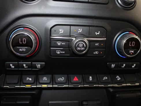 Used 2022 Chevrolet Silverado 1500 LTZ AWD/4WD image 49