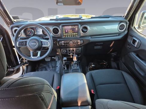 Used 2023 Jeep Wrangler Unlimited Sahara AWD/4WD image 12
