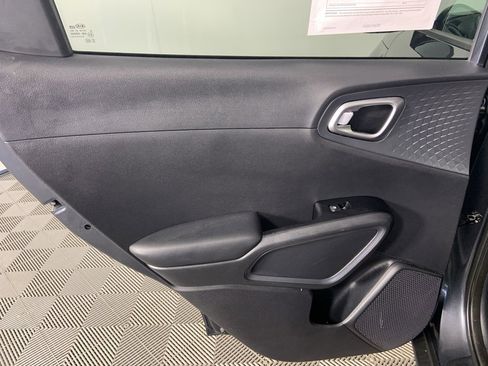 Used 2020 Kia Soul S image 23