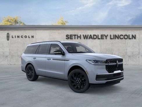Used 2025 Lincoln Navigator Reserve w/ Jet Appearance Package AWD/4WD image 1