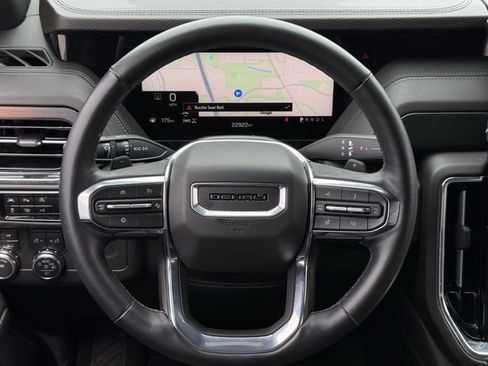 Used 2025 GMC Yukon Denali AWD/4WD image 12