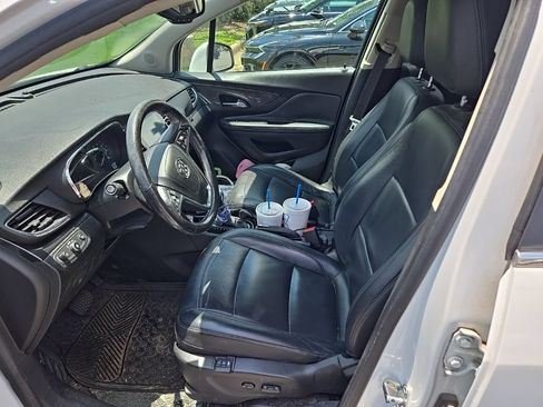 Used 2018 Buick Encore Essence FWD image 5