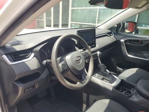 Used 2022 Toyota RAV4 LE FWD image 10