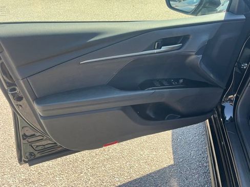 Used 2026 Toyota Camry Hybrid image 11