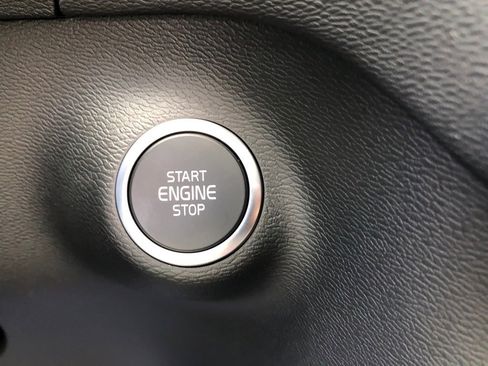 New 2026 Volvo XC40 B5 Ultra w/ Protection Package Premier image 29