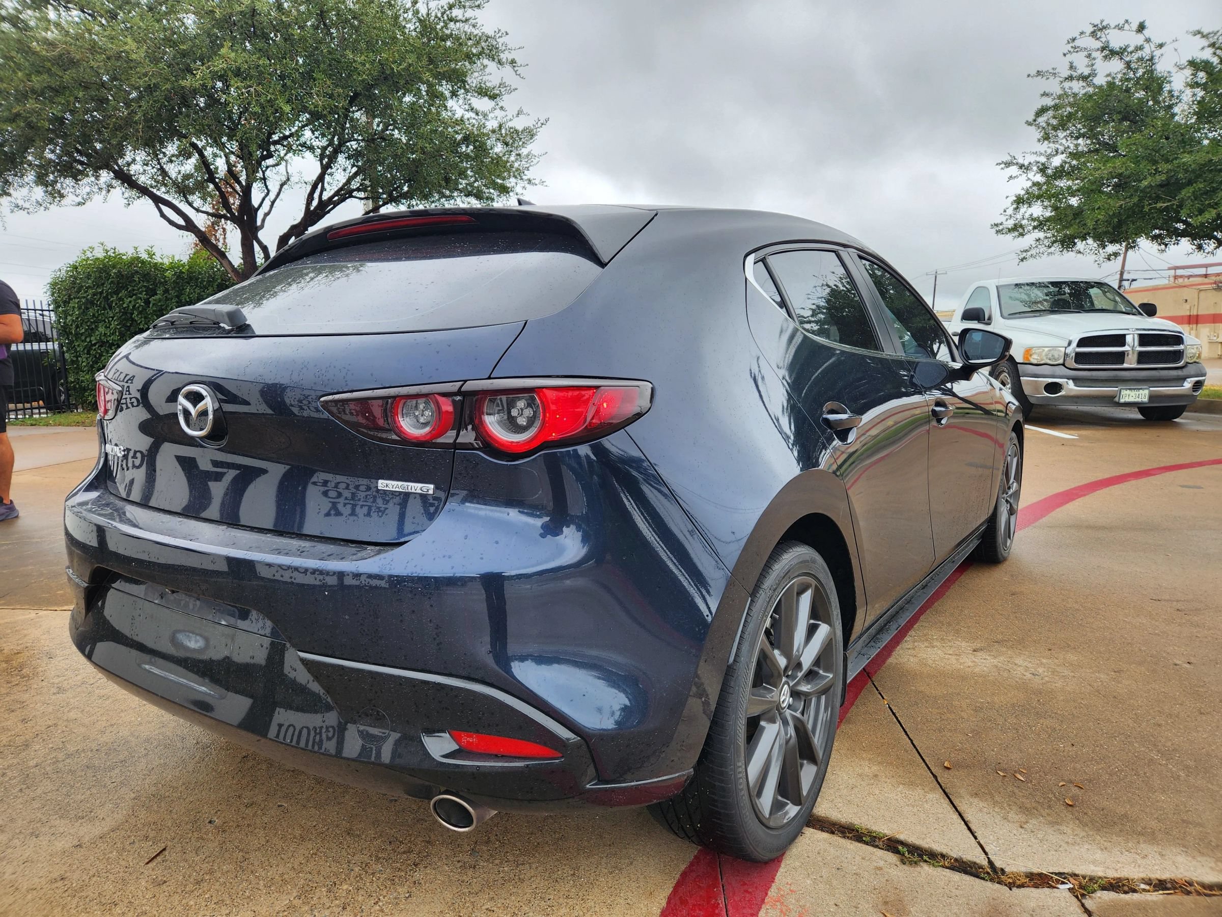Used 2020 MAZDA MAZDA3 Hatchback w/ Preferred Package FWD image 5