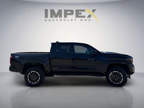 Used 2025 Toyota Tacoma TRD Sport AWD/4WD image 6