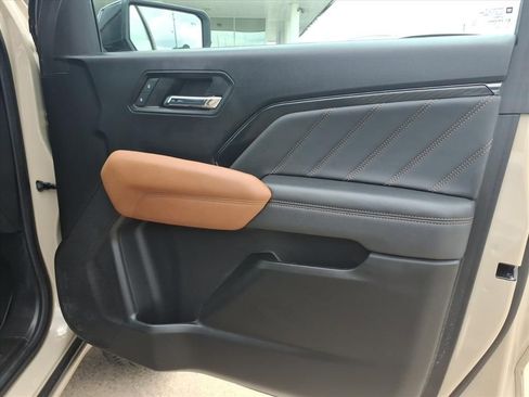 Used 2024 GMC Canyon AT4 w/ Canyon Safety Plus Package AWD/4WD image 12