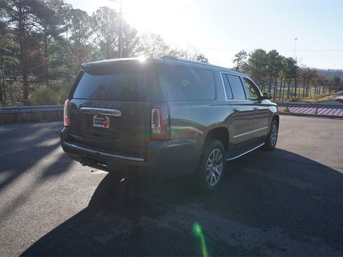 Used 2017 GMC Yukon XL Denali image 23