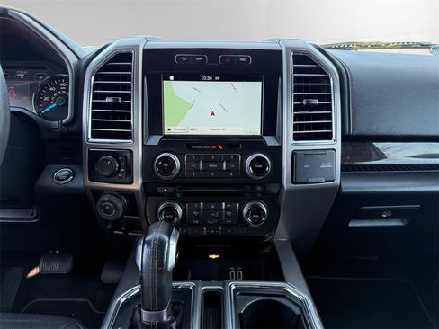 Used 2016 Ford F150 Platinum w/ Equipment Group 701A Luxury image 11