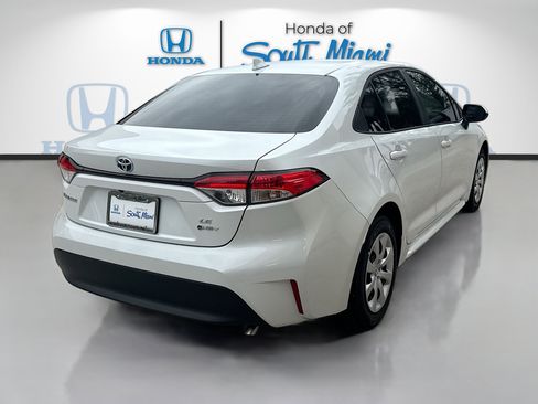 Used 2025 Toyota Corolla LE w/ Convenience Package image 7