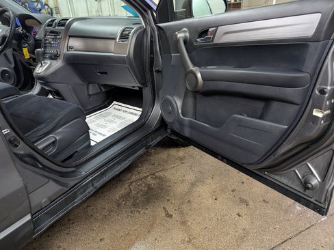 Used 2011 Honda CR-V SE image 6