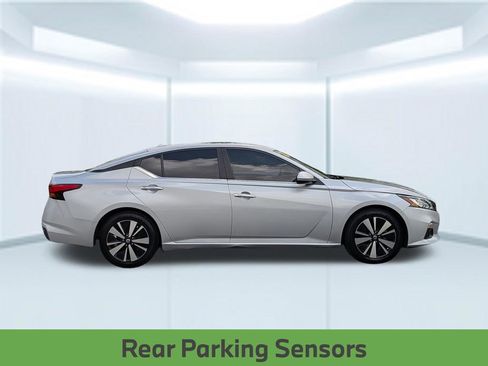 Used 2022 Nissan Altima 2.5 SV FWD image 9